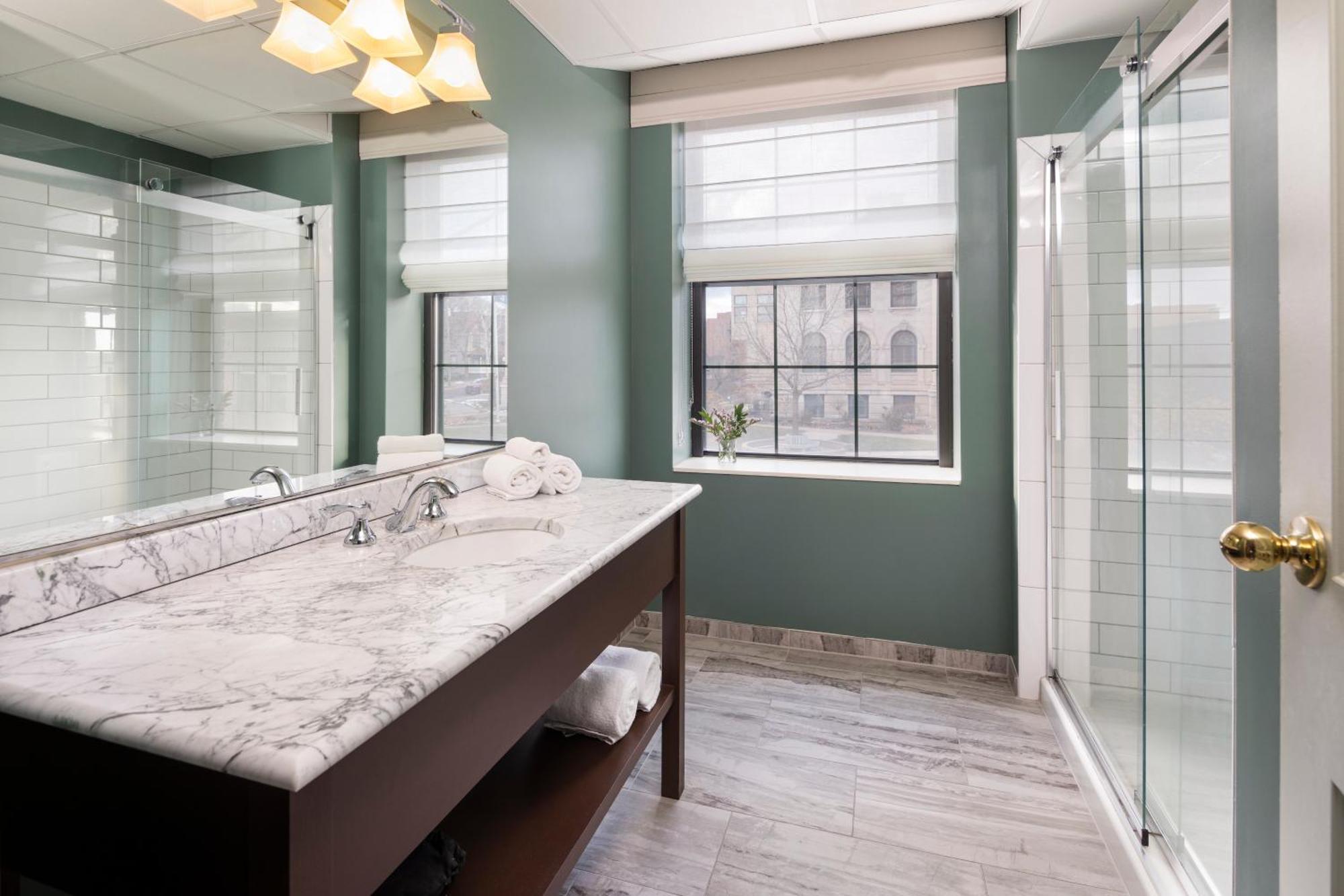 Landmark Inn Marquette Bagian luar foto