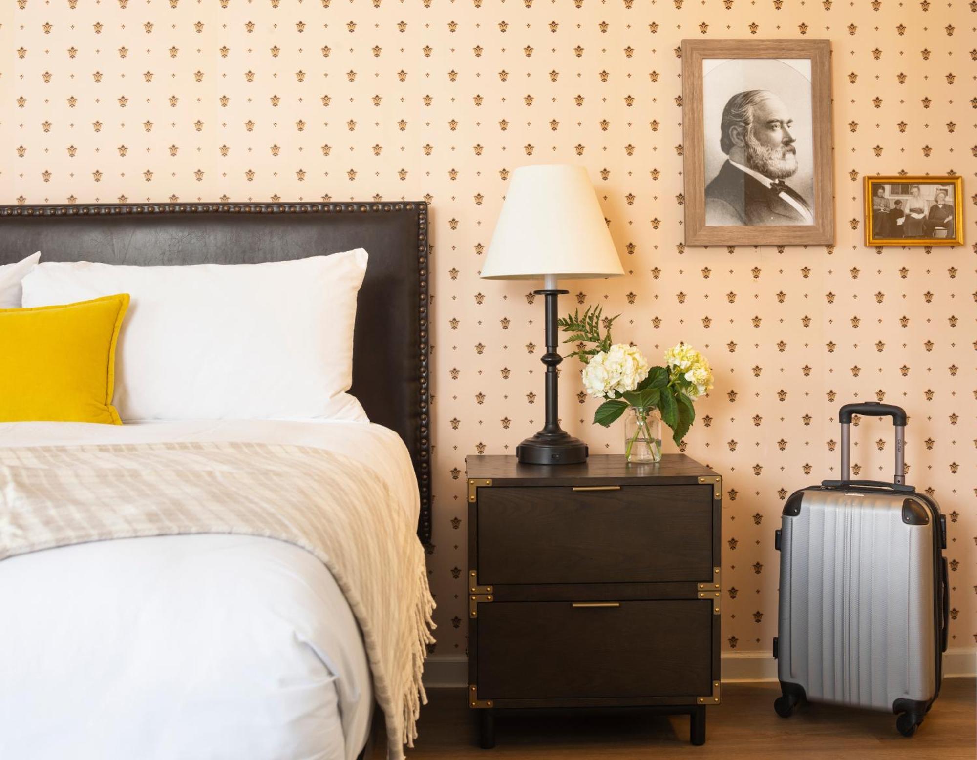 Landmark Inn Marquette Bagian luar foto